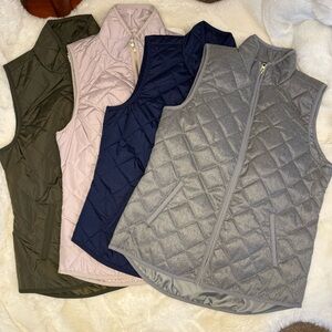 Lot of 4 Old Navy Women’s Vests- Size Small